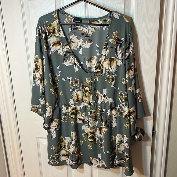Torrid green floral babydoll top size 3X - Picture 2 of 6